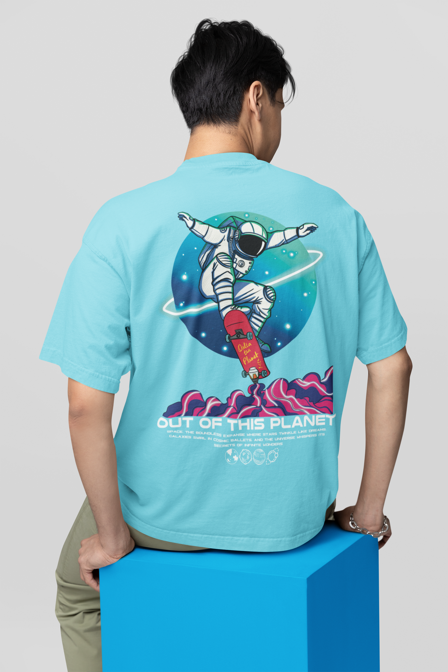 Out of the planet- Oversized T-shirt